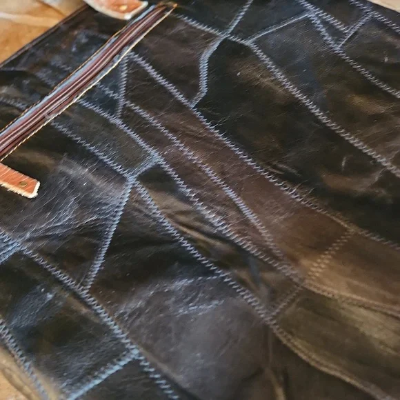 Vaan & Co Black With Brown Accent Leather Tote - Picture 15 of 16